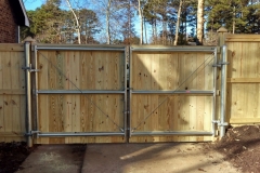 capped-wood-fencing17