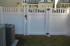 vinyl-fencing-with-topper3