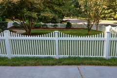 vinyl-picket-fencing