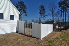 vinyl-privacy-fencing11